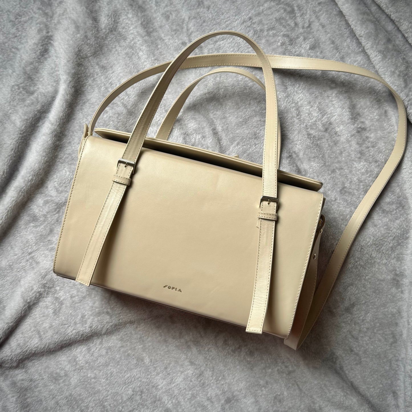 Sofia modello Belmondo cream
