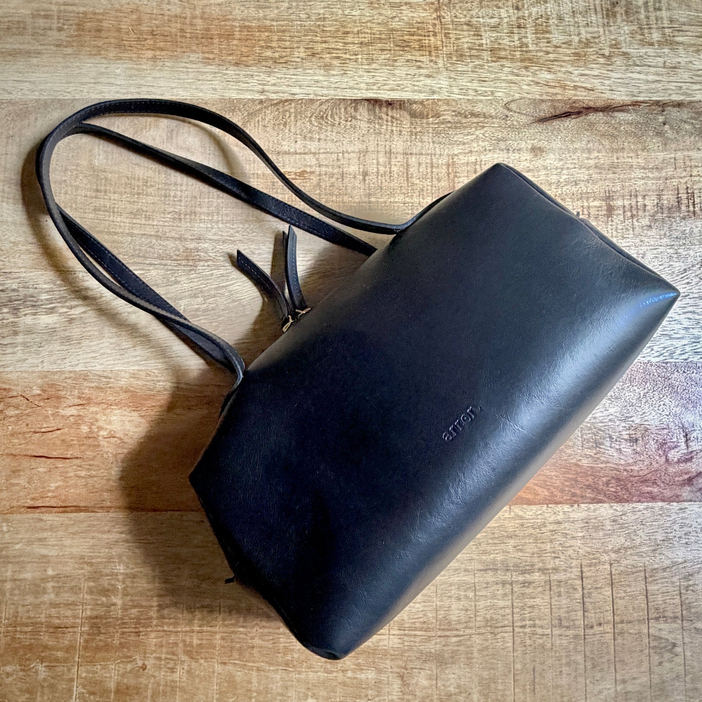 Aaron borsa nera
