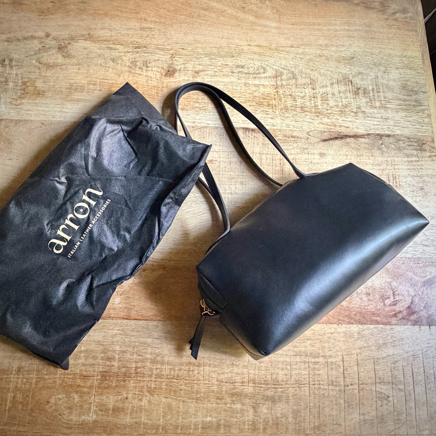 Aaron borsa nera