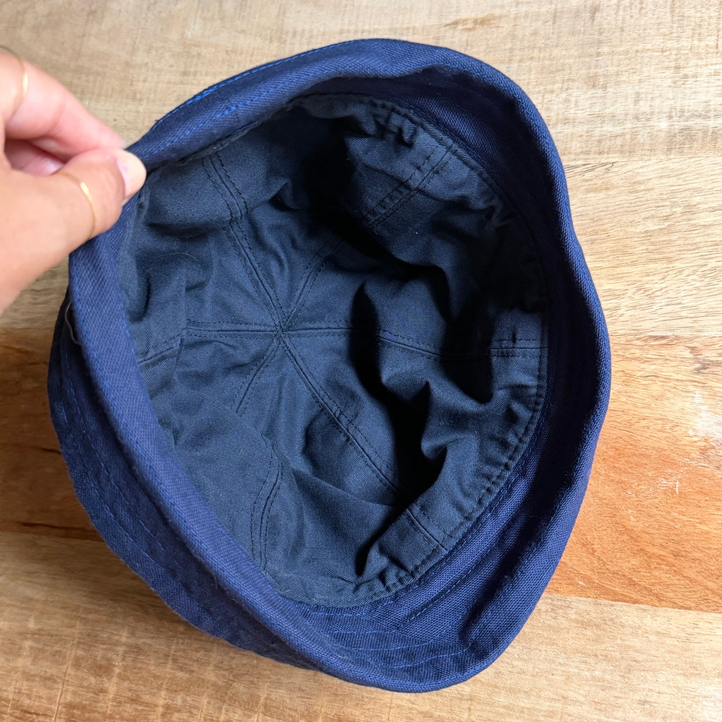 Cappellino artigianale blu