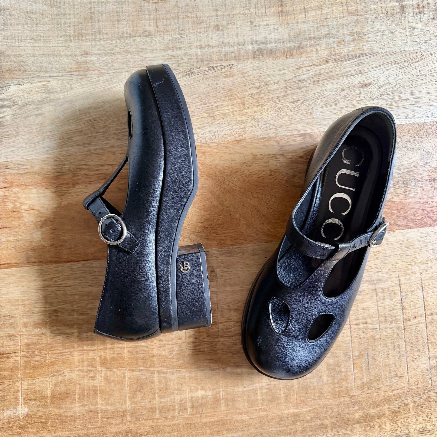 Gucci cut out n37