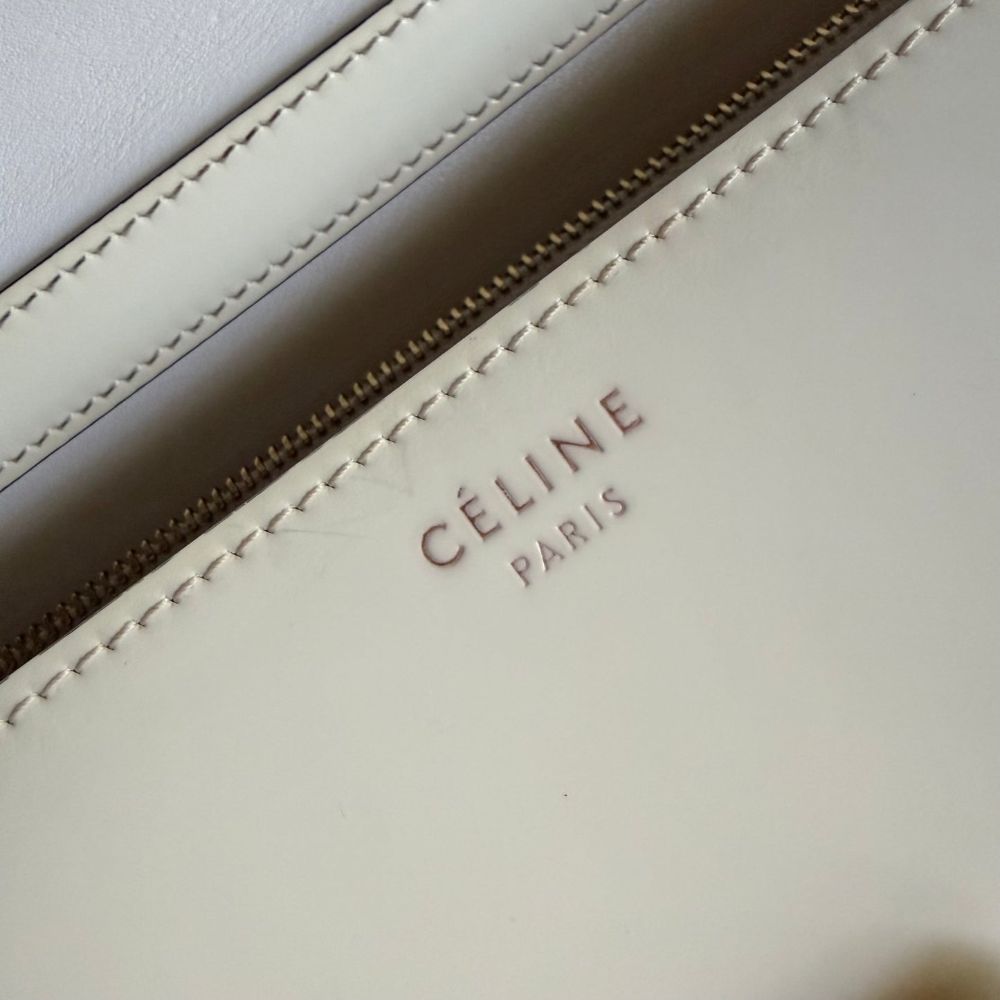 Céline Classic box Media
