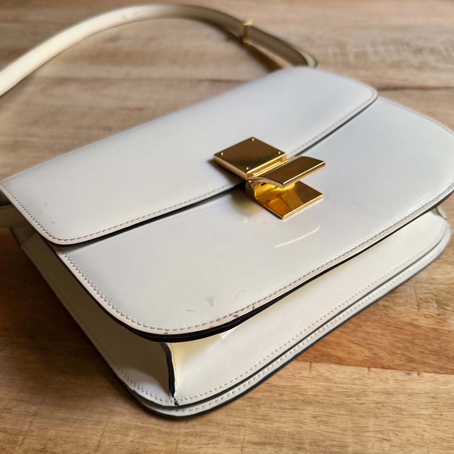 Céline Classic box Media