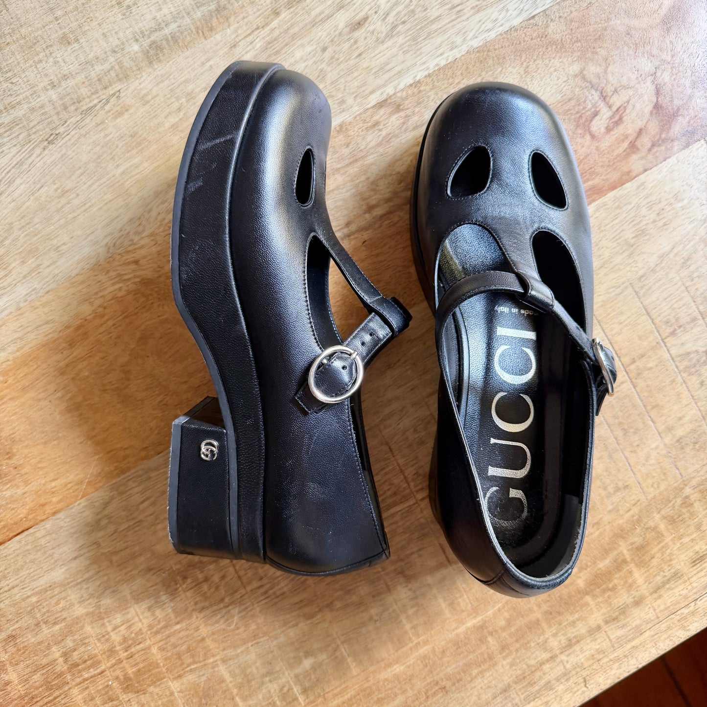 Gucci cut out n37