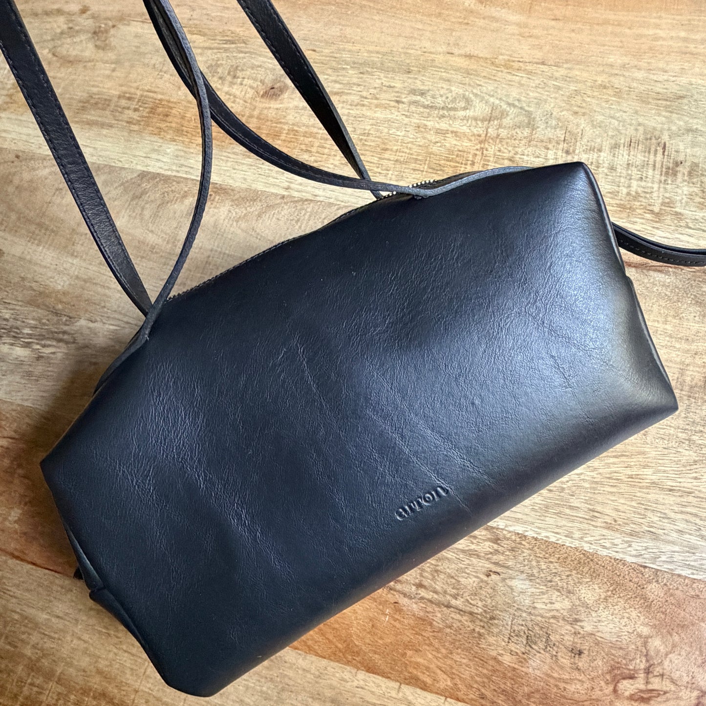 Aaron borsa nera