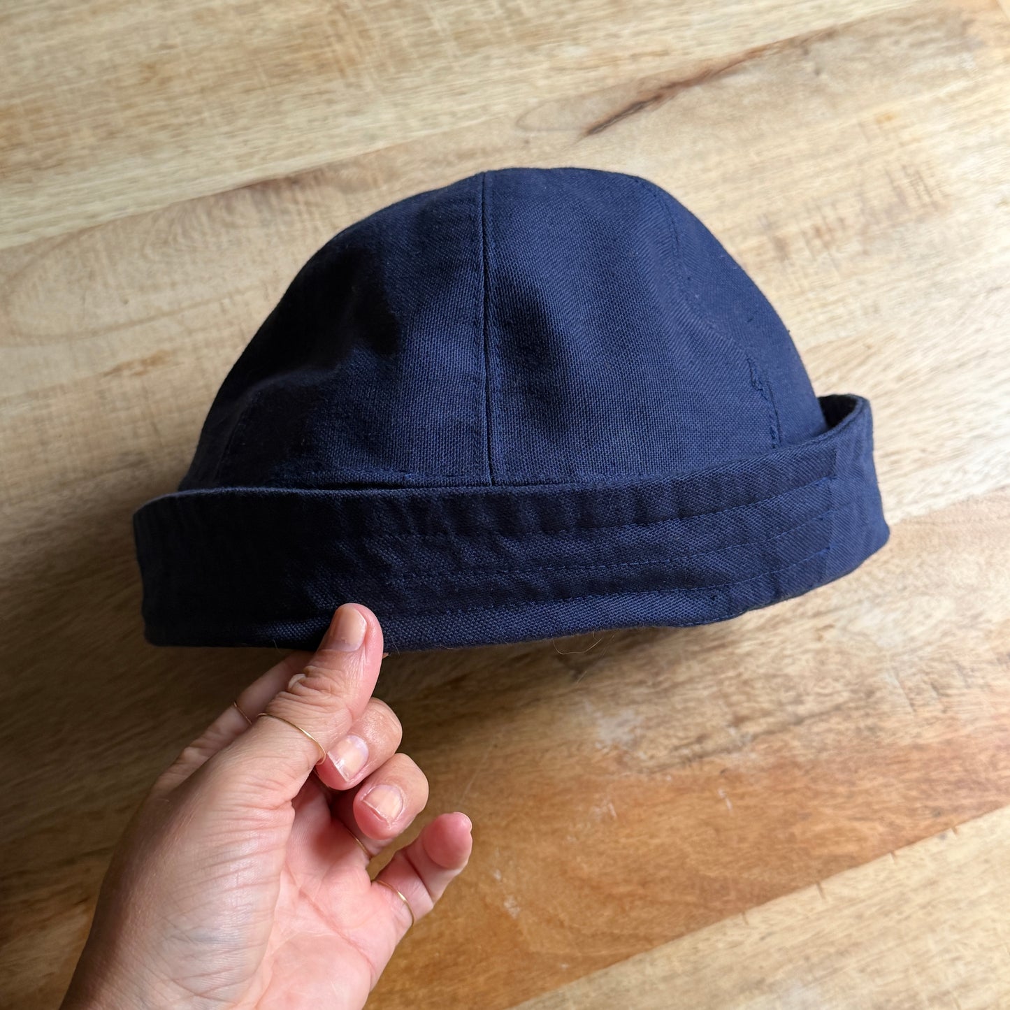 Cappellino artigianale blu