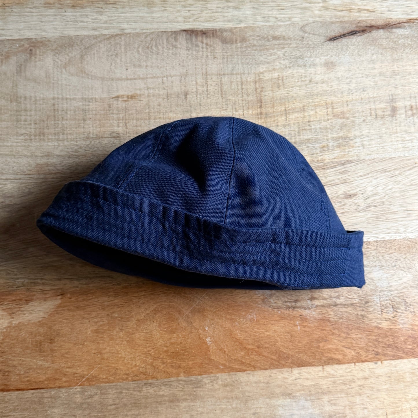 Cappellino artigianale blu